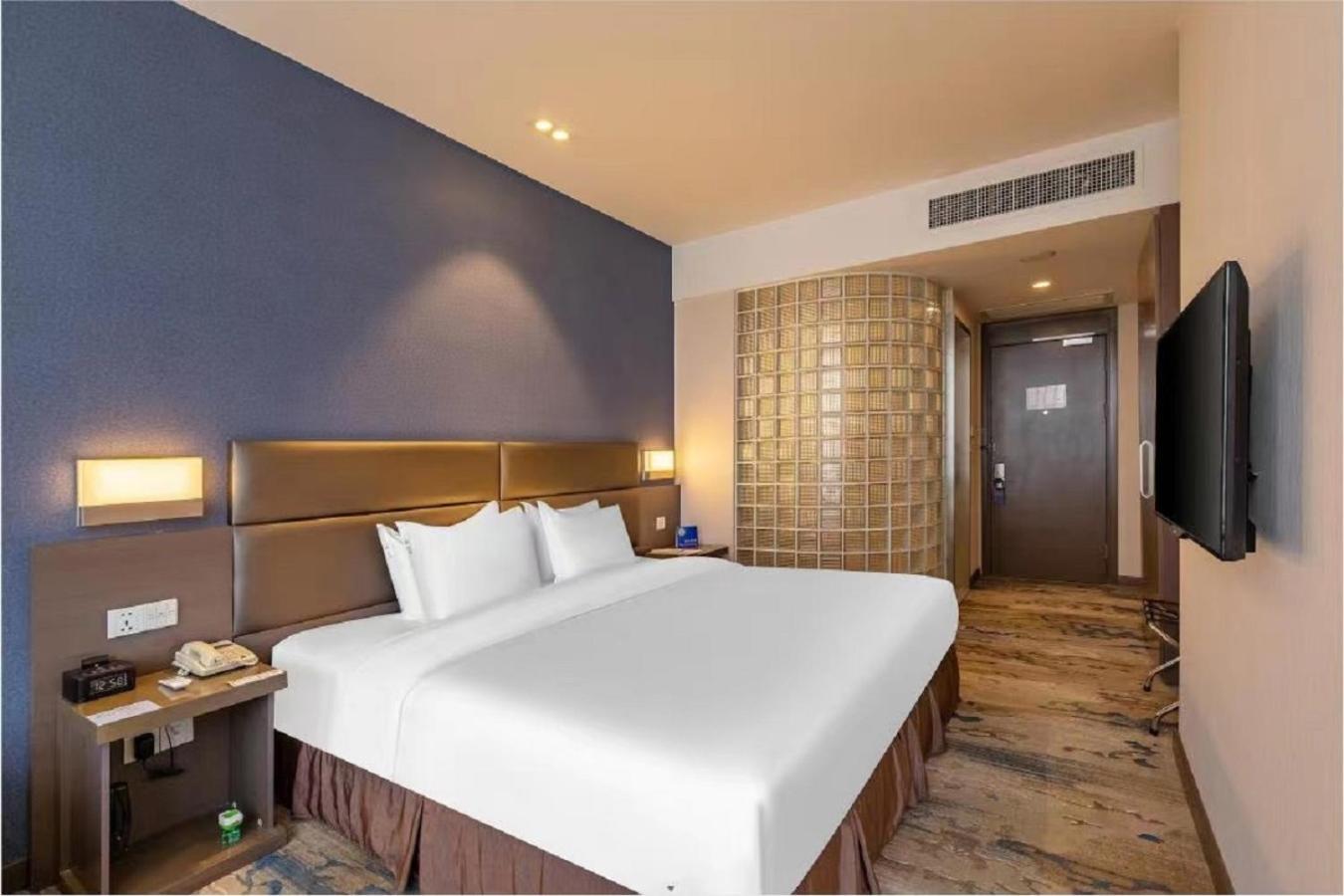 Holiday Inn Express Shenyang North Station By Ihg Exterior foto