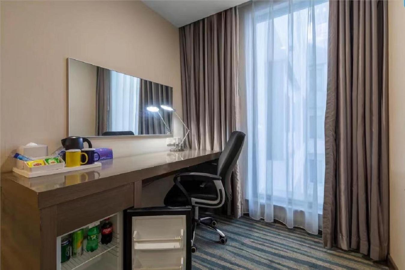 Holiday Inn Express Shenyang North Station By Ihg Exterior foto