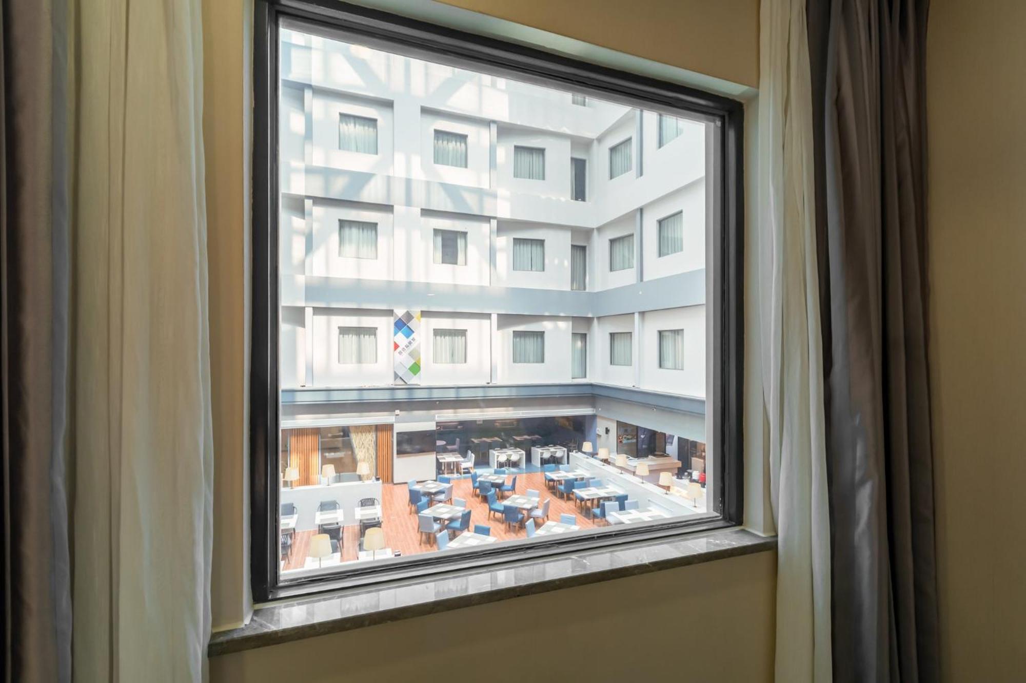 Holiday Inn Express Shenyang North Station By Ihg Exterior foto